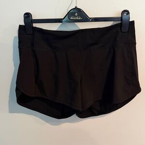 Women’s Lululemon shorts size 8 LW7AYMT